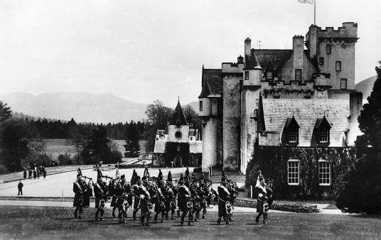 Atholl Highlanders, Blair Castle, the magnificent castle with a sumptuous interior of the Murray Dukes of Atholl, set in lovely gardens and grounds in a mountainous location, at Blair Atholl near Pitlochry in Perthshire.